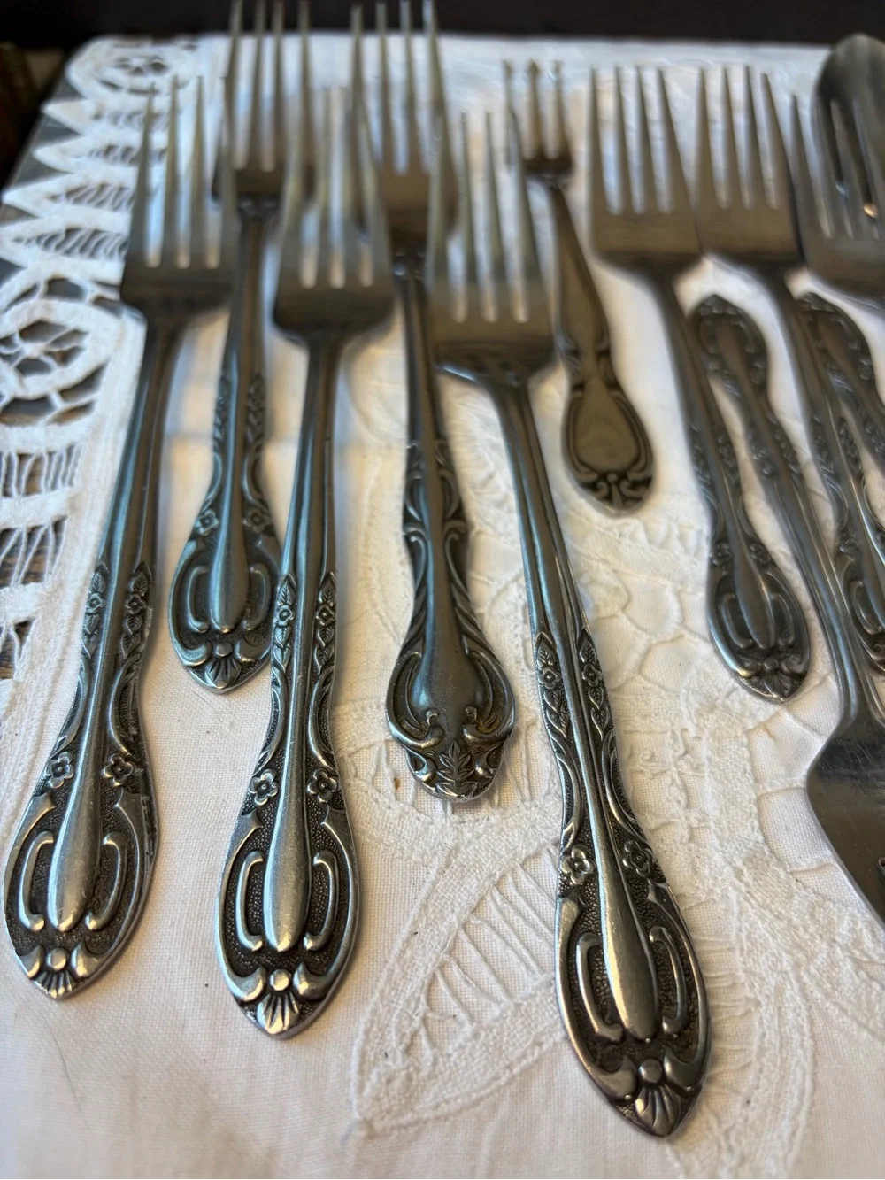 Vintage National Korea NST9 Stainless floral flatware 16 piece set